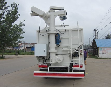 飼料車15342793888