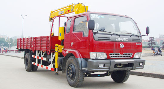 東風(fēng)康霸隨車起重運輸車